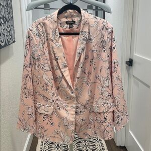 Roz & Ali Soft Pink Floral Lined Blazer.  Size 20. Like New!